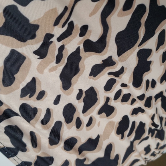 Swimwear Chic Leopard Print Strappy One Shoulder, Bikini Top Only, Women's Sz M. - Picture 4 of 9